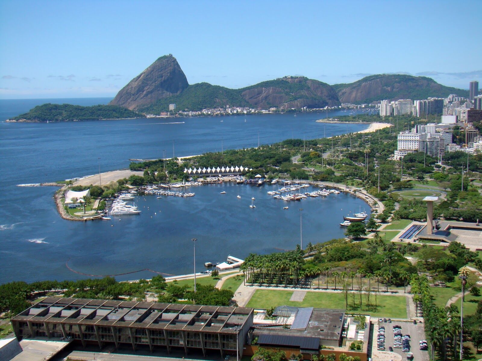 Vista aérea da Baía de Guanabara